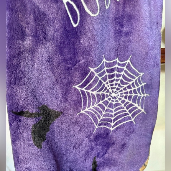 NWT! Rae Dunn 👻 Mystical Halloween Purple Blanket Throw - Picture 4 of 10